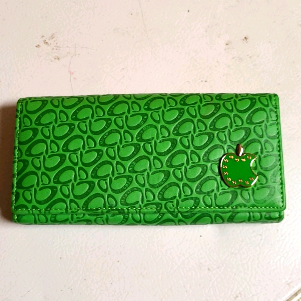 Green wallet